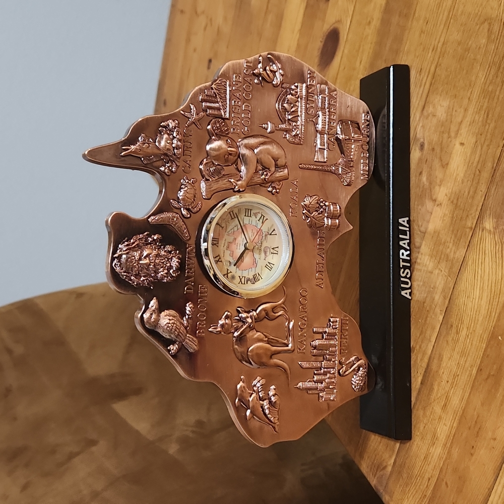 Australian Gold Map Clock 7.5x8.75" Australia Souvenir Table Clock New in Box